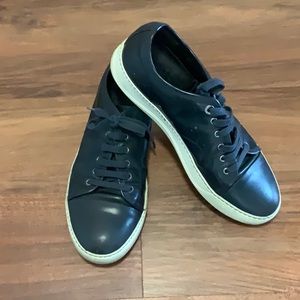 Executive Sneakers in very nice condition